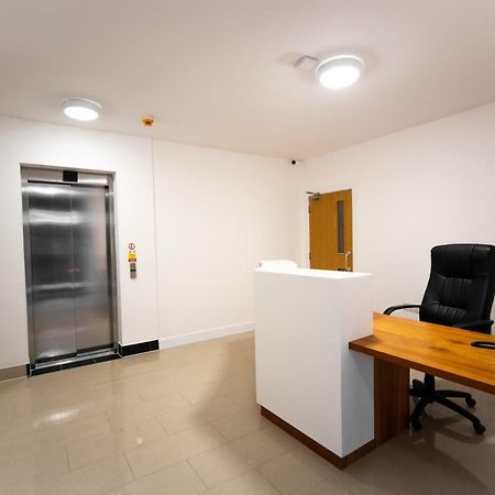 Somerville Apartments London Heathrow ヒースロー エクステリア 写真
