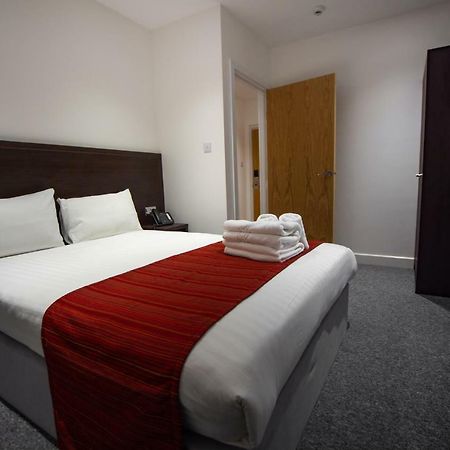 Somerville Apartments London Heathrow ヒースロー エクステリア 写真