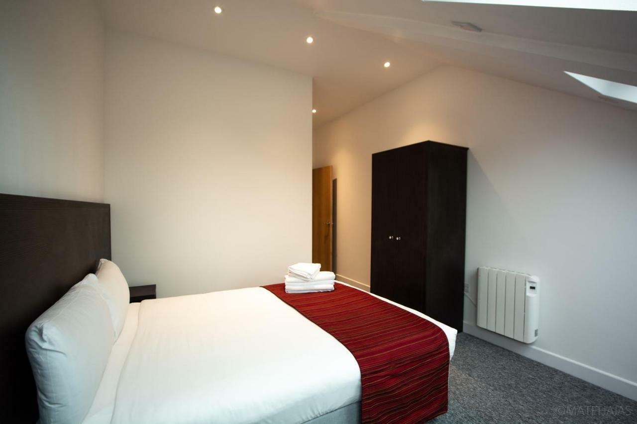 Somerville Apartments London Heathrow ヒースロー エクステリア 写真