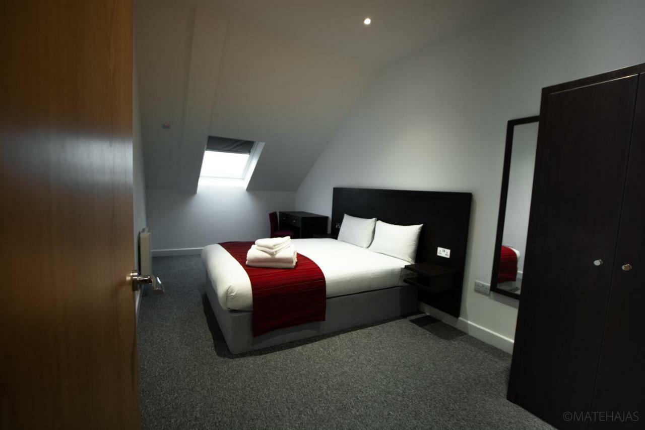 Somerville Apartments London Heathrow ヒースロー エクステリア 写真