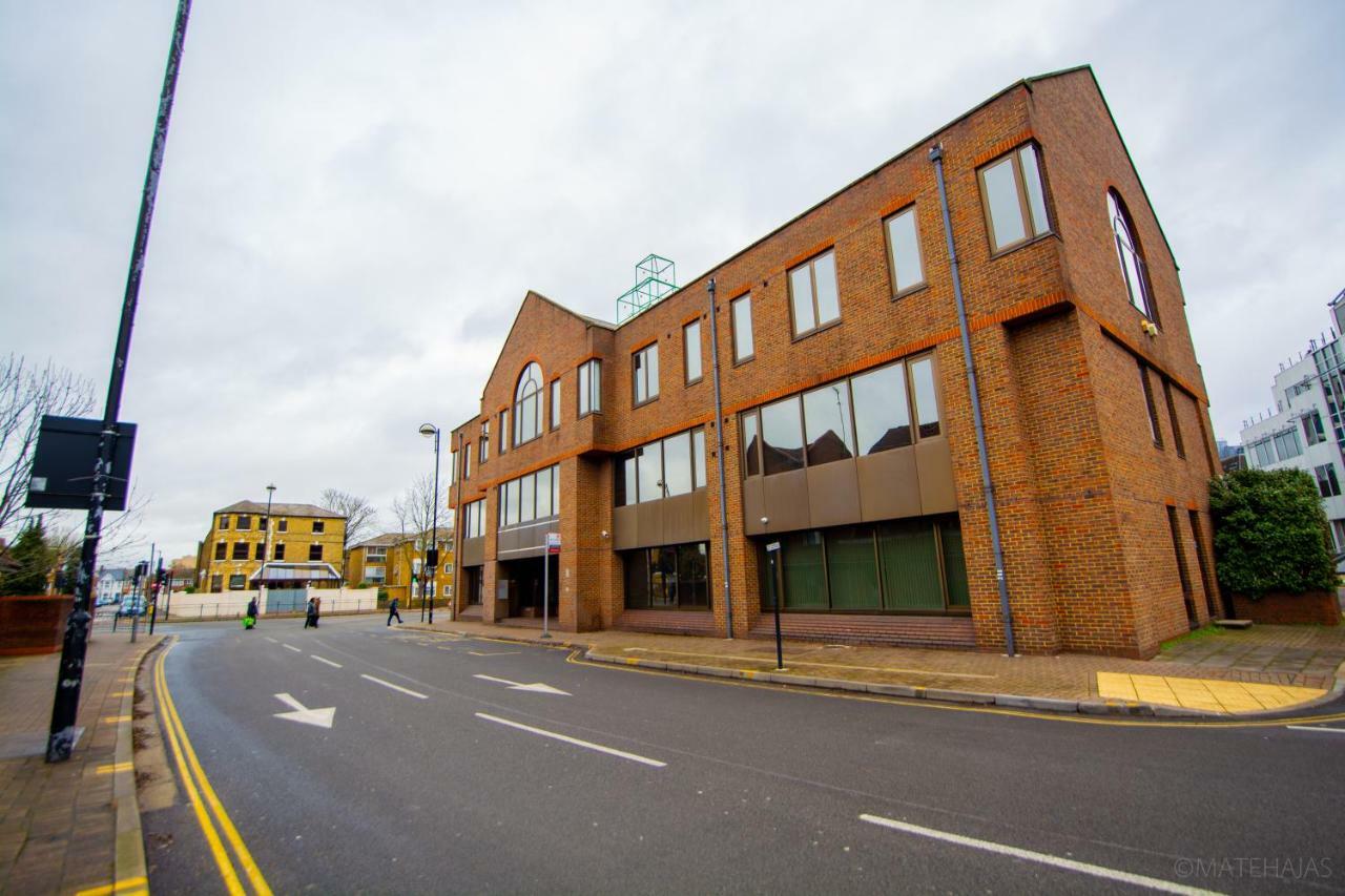 Somerville Apartments London Heathrow ヒースロー エクステリア 写真