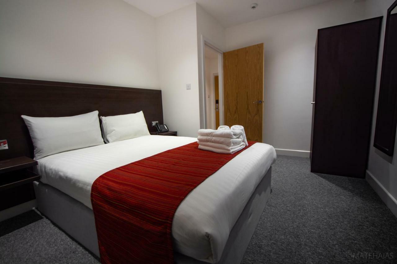 Somerville Apartments London Heathrow ヒースロー エクステリア 写真